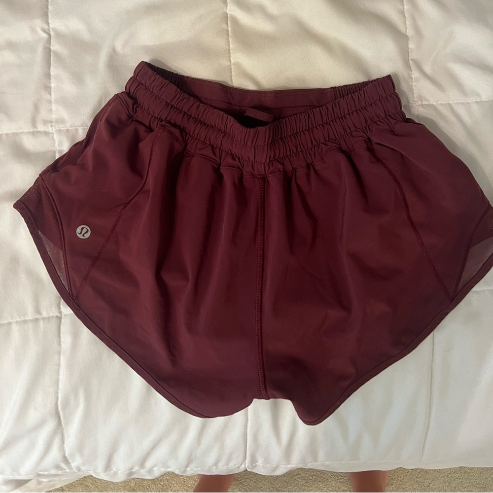 Lululemon hotty hot shorts size 4